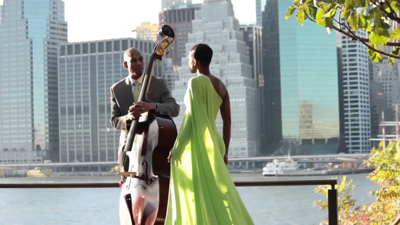 Acute Inflections, singer & bass duo — photo 8