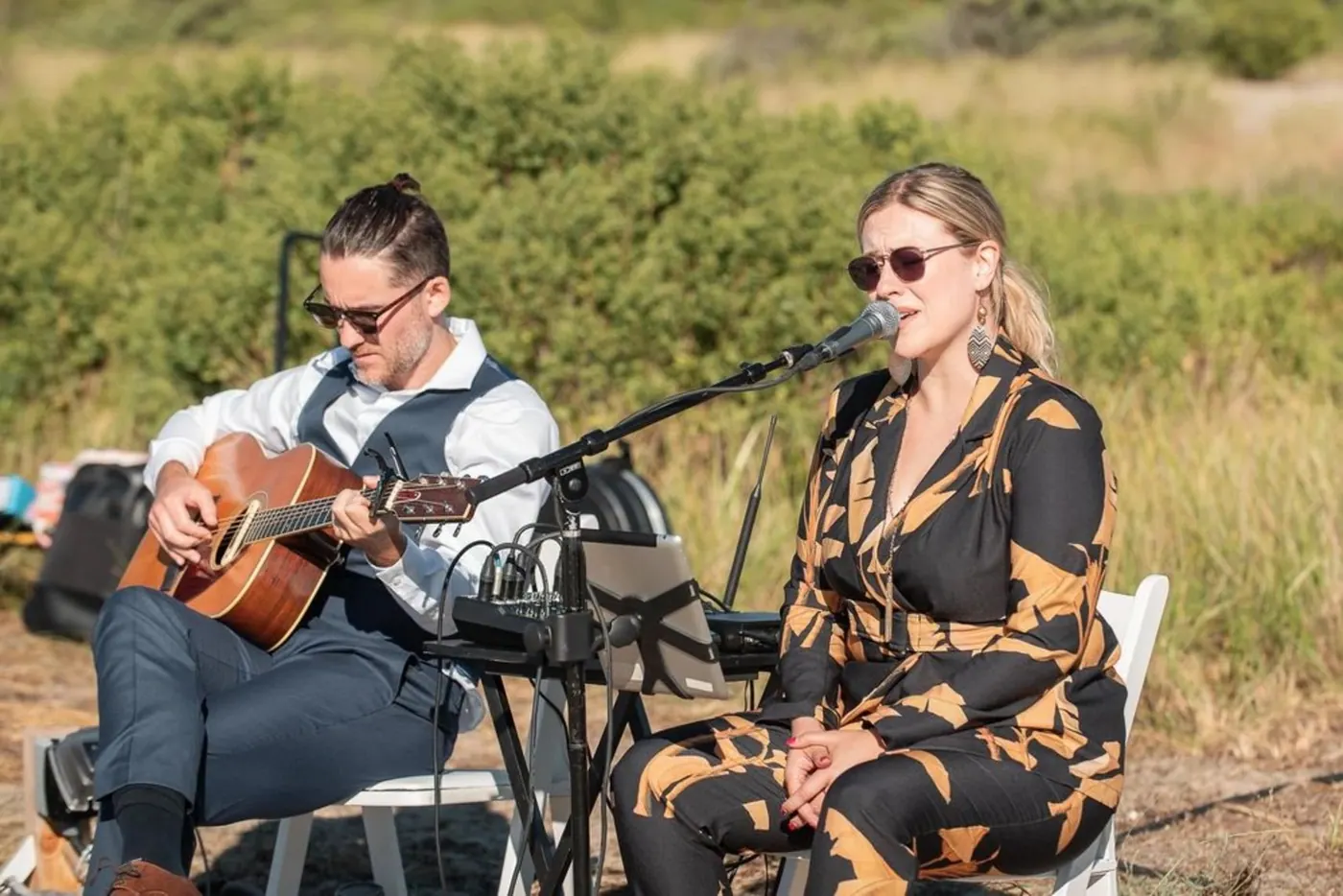 Joseph & Erika, live music & dj duo — photo 5