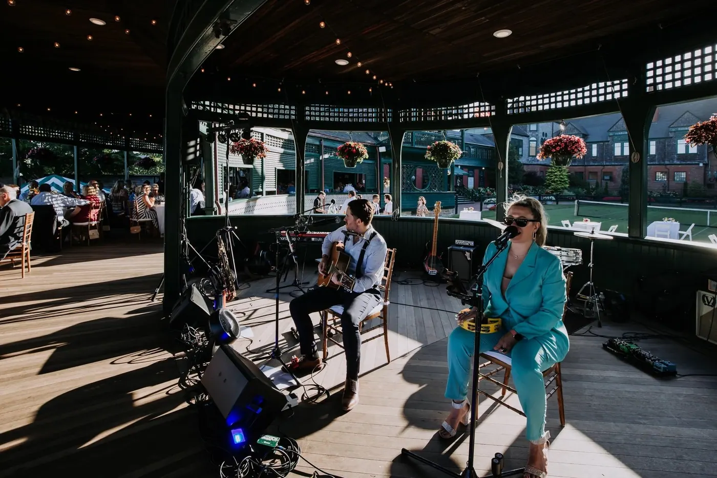 Joseph & Erika, live music & dj duo — photo 8