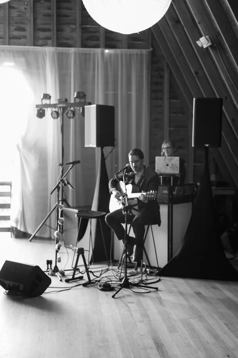 Joseph & Erika, live music & dj duo — photo 7