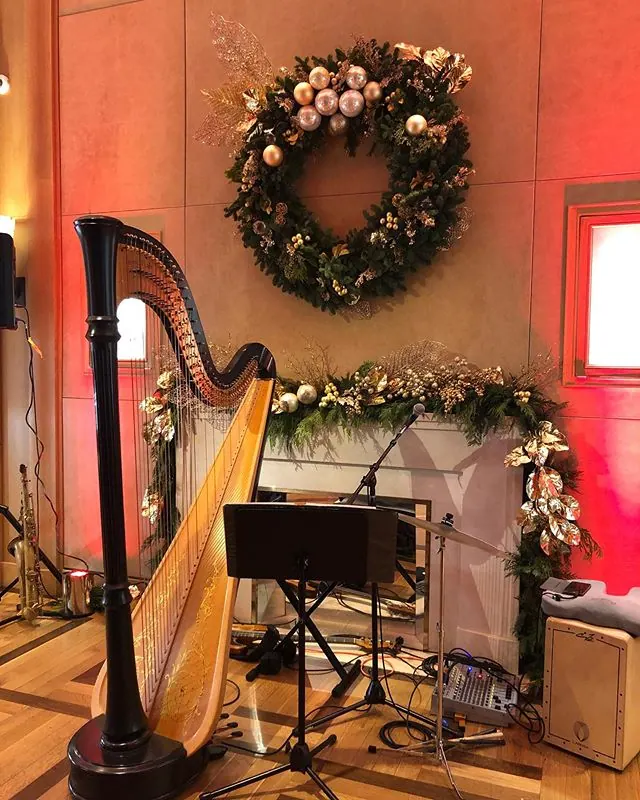@oandeband spreading Holiday cheer at @chopard Manhattan boutique. #oande @lvertalent #jazz #holidaymusic #holidayparty #tistheseason #french #piaf #band #nyc #chopard