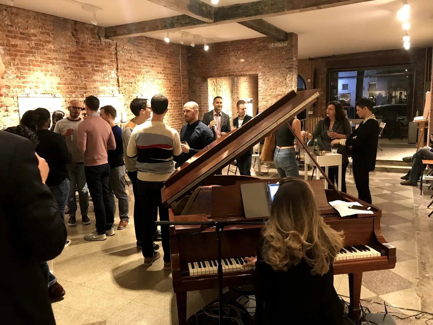 Violette, singing pianist — photo 10