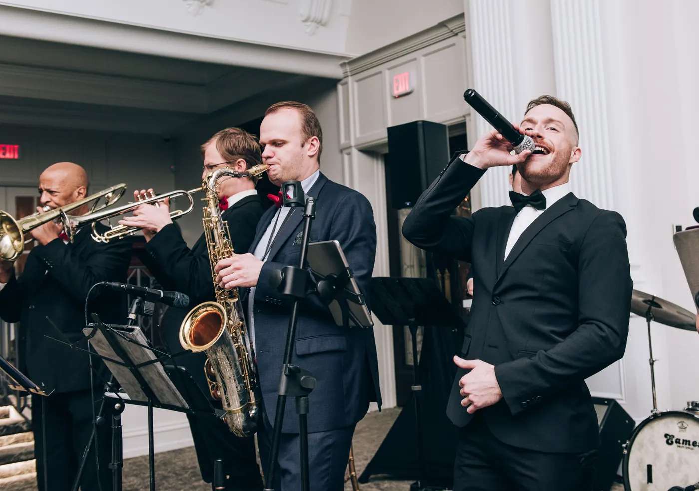 Live music at a wedding